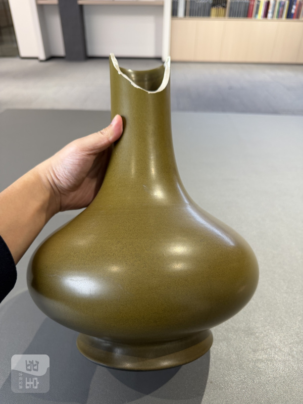 清嘉庆 茶叶末釉荸荠瓶 - 图4